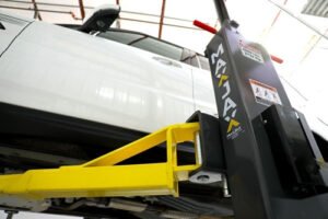 MaxJax® M7K 7Portable Two Post Garage Lift - Supreme Package - Image 8