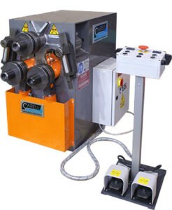 Carell Industrial Comac 3000 Series 220V Three Phase 1-1/4" Pipe Double Pinch Hydraulic Angle Roll 302HV - Image 2