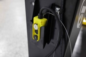 Challenger CL10AV3-DPC Series ALI Versymmetric Adjustable Two Post Car Lift 10,000 lbs. w/Dual Pendant Power Controls - Image 5