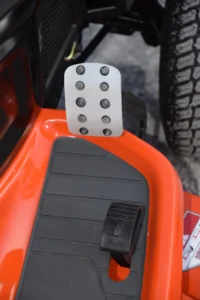 Husqvarna GT52XLS Lawn Tractor - Image 7