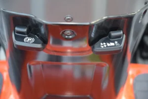 Husqvarna YTA22V46 Lawn Tractor - Image 11