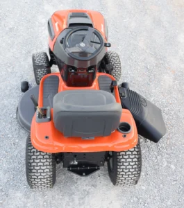 Husqvarna YTA22V46 Lawn Tractor - Image 4