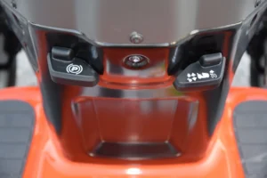 Husqvarna YTH22V42 Lawn Tractor - Image 7