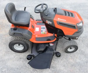 Husqvarna YTH24V54 Lawn Tractor - Image 3