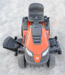 Husqvarna YTH24V54 Lawn Tractor - Image 4