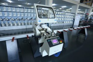OZ Machine 400V 4HP 22" Automatic Digital Cutting Machine with 2 Axis Servo Control LEO R - Image 3
