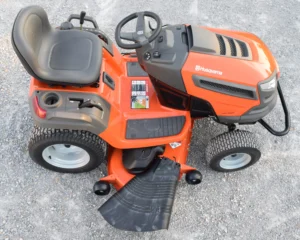 Husqvarna LGT2654 Lawn Tractor - Image 4