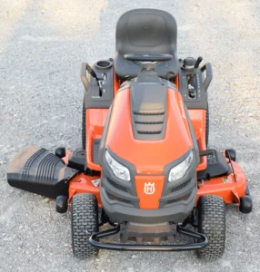 Husqvarna LGT2654 Lawn Tractor - Image 10