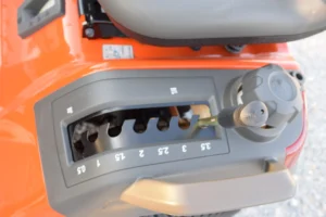 Husqvarna YT48XLS Lawn Tractor - Image 8
