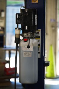 Nationwide NW-10KACD Asymmetric & Symmetric Two Post Car Lift 10,000 lbs - Image 4