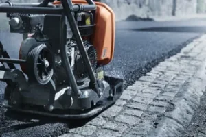 Husqvarna LF 80 LAT W/ Free Vibration Impact Ironclad Gloves - Image 2