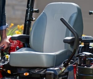 Toro TITAN HD 1500 52" Zero Turn Mower #74451 - Image 9